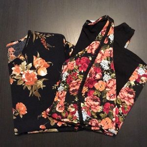 Set of 2 floral tops